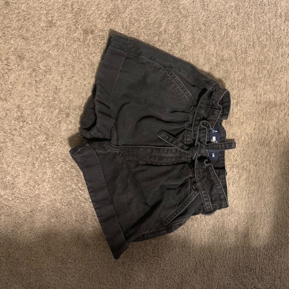 Black Hollister shorts